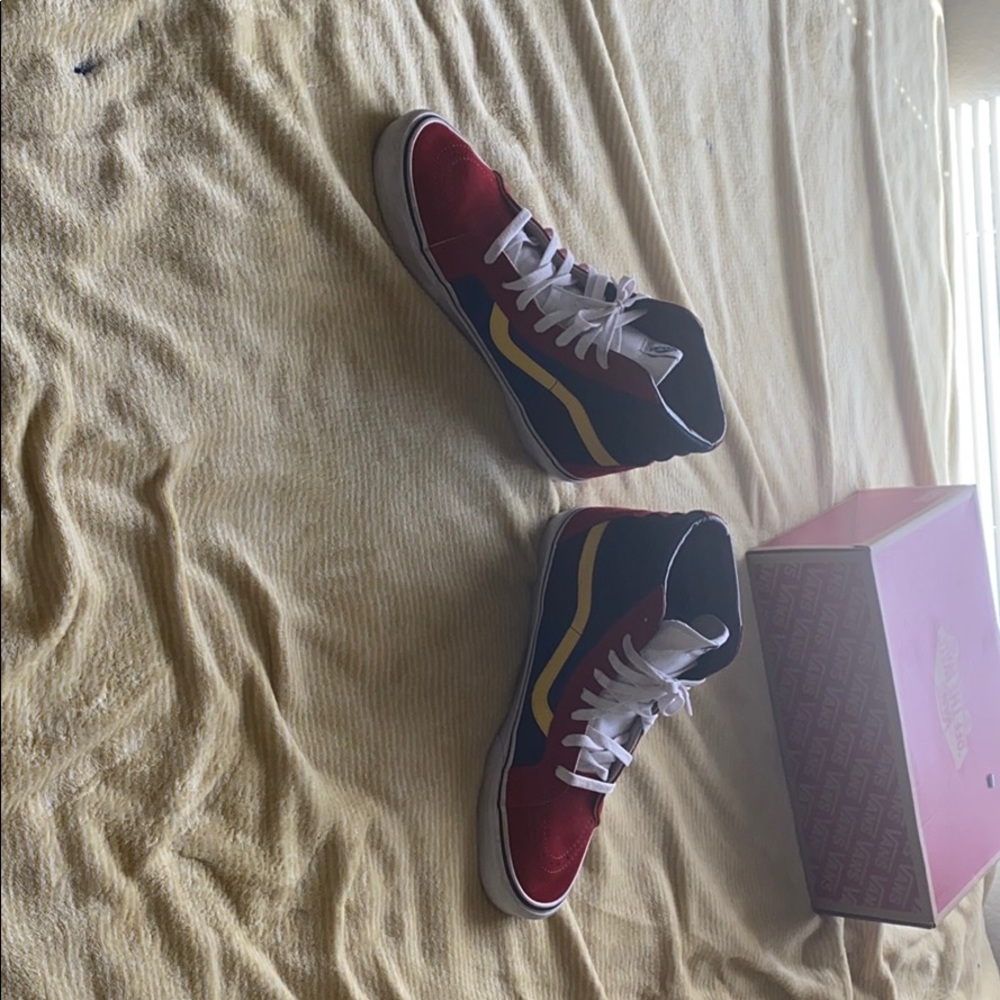 Vans - Picture 3 of 3